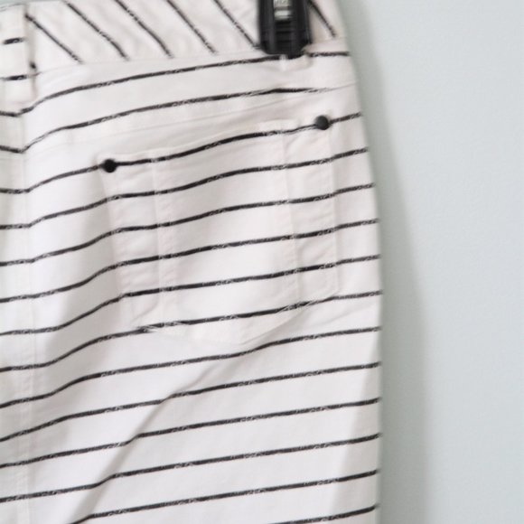 Alice and Olivia Denim Mini Skirt - Picture 7 of 8